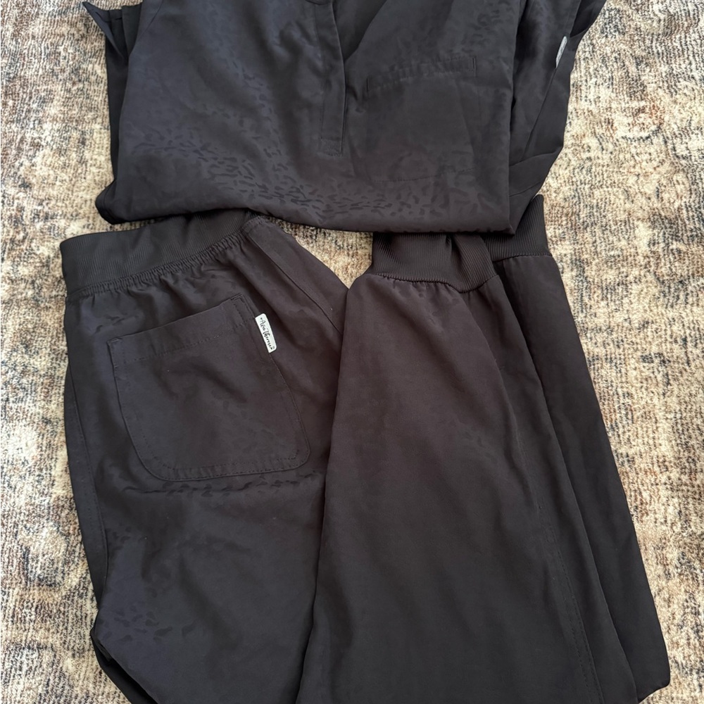 Black Women's scrub set